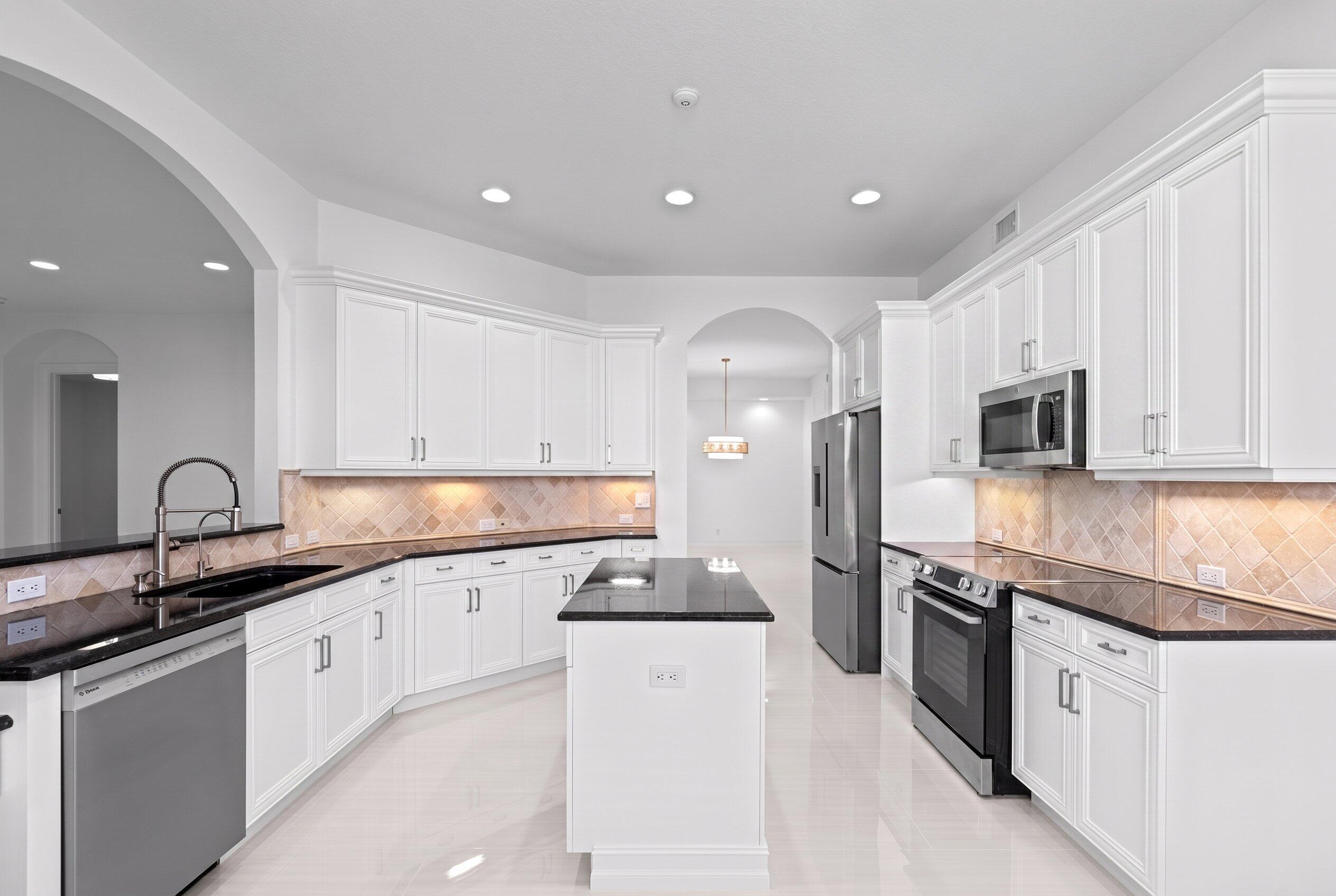 127 Palm Bay #A, Palm Beach Gardens FL 33418