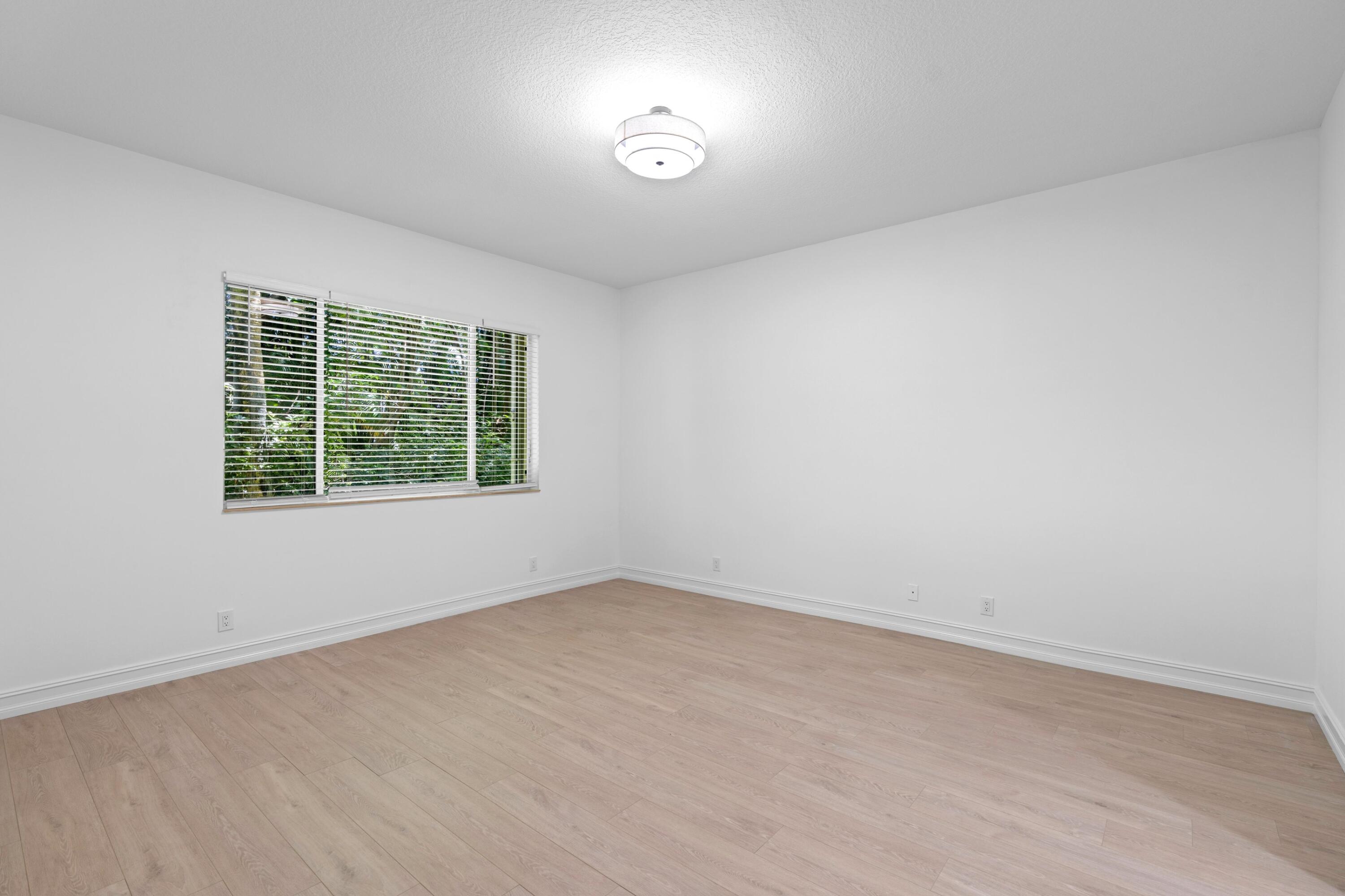 127 Palm Bay #A, Palm Beach Gardens FL 33418
