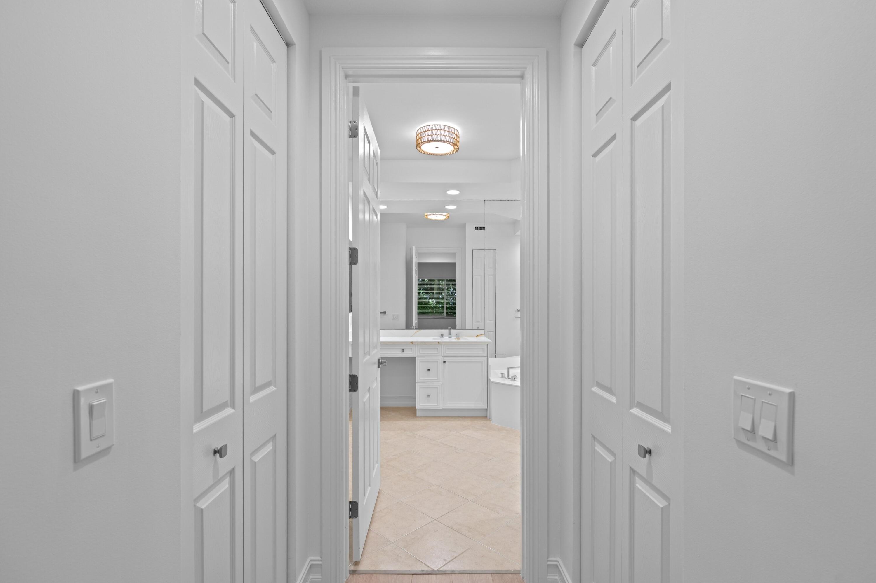 127 Palm Bay #A, Palm Beach Gardens FL 33418