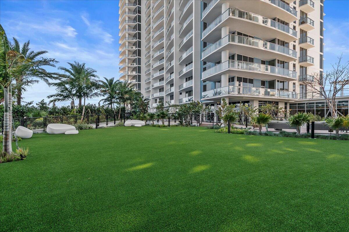 220 Lake Shore #917, Lake Park FL 33403