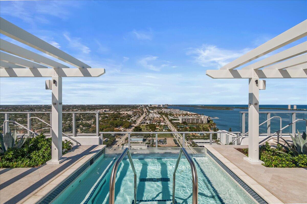220 Lake Shore #917, Lake Park FL 33403