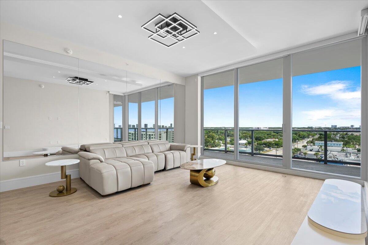 220 Lake Shore #917, Lake Park FL 33403