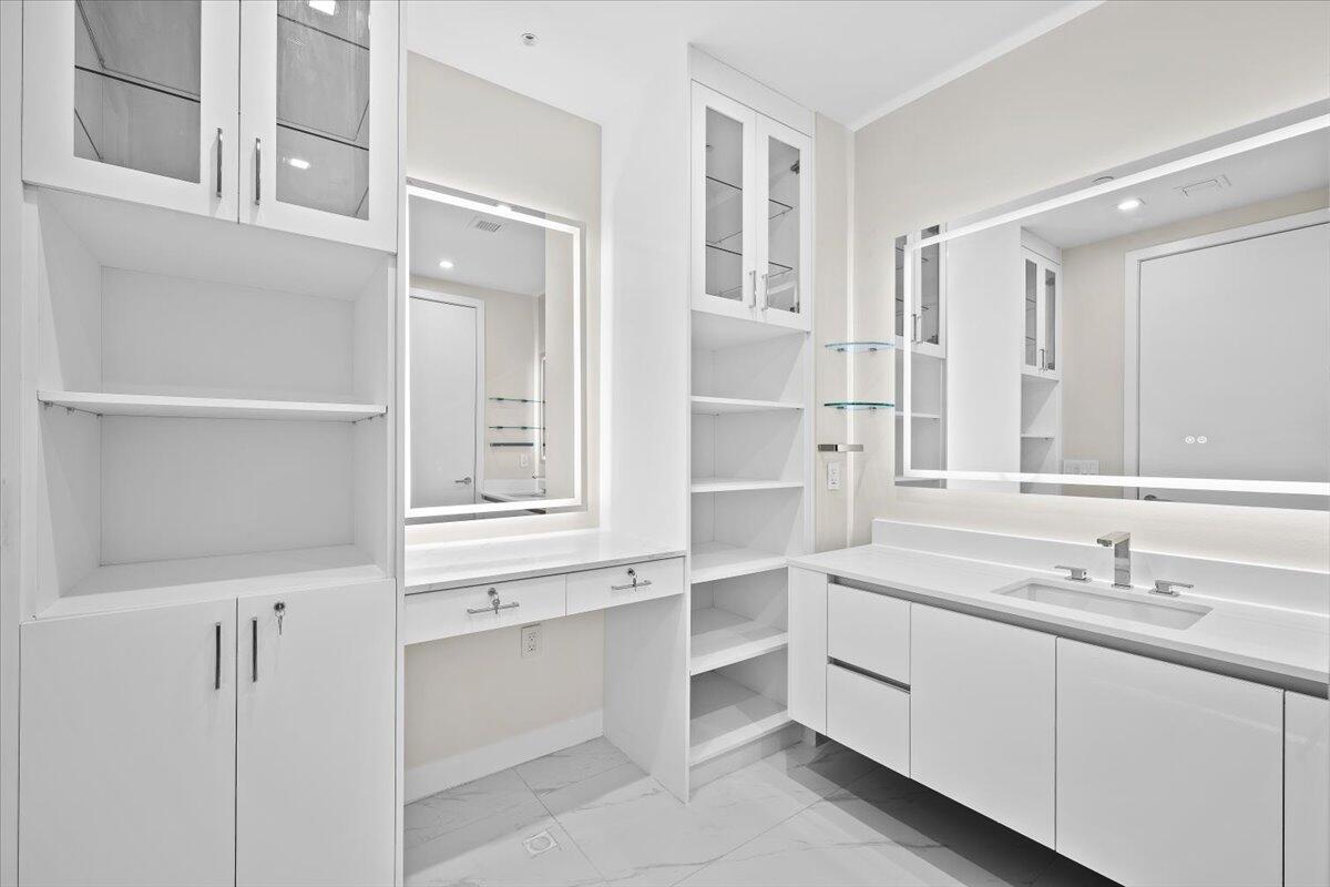 220 Lake Shore #917, Lake Park FL 33403