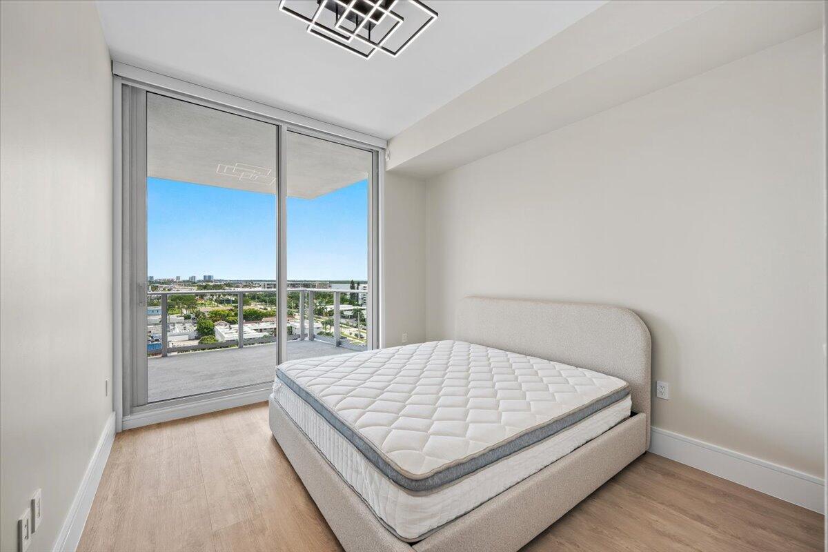 220 Lake Shore #917, Lake Park FL 33403