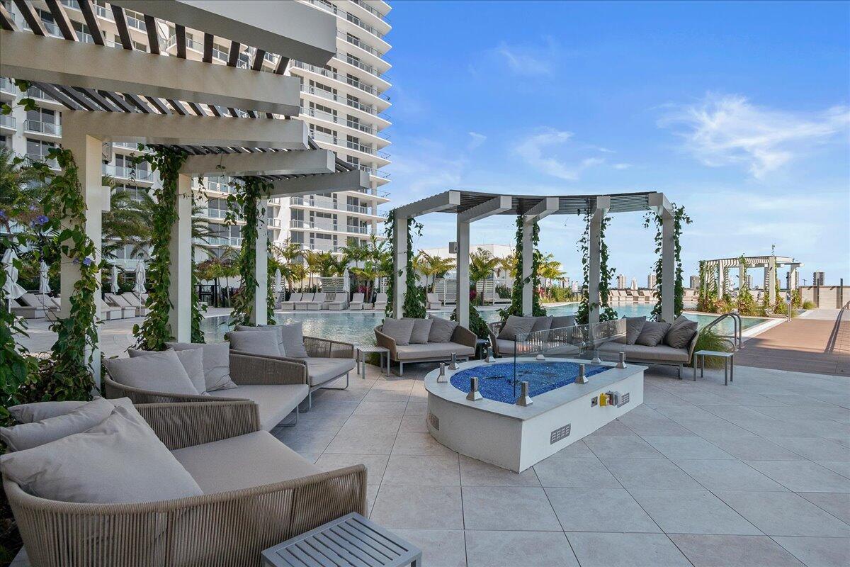 220 Lake Shore #917, Lake Park FL 33403