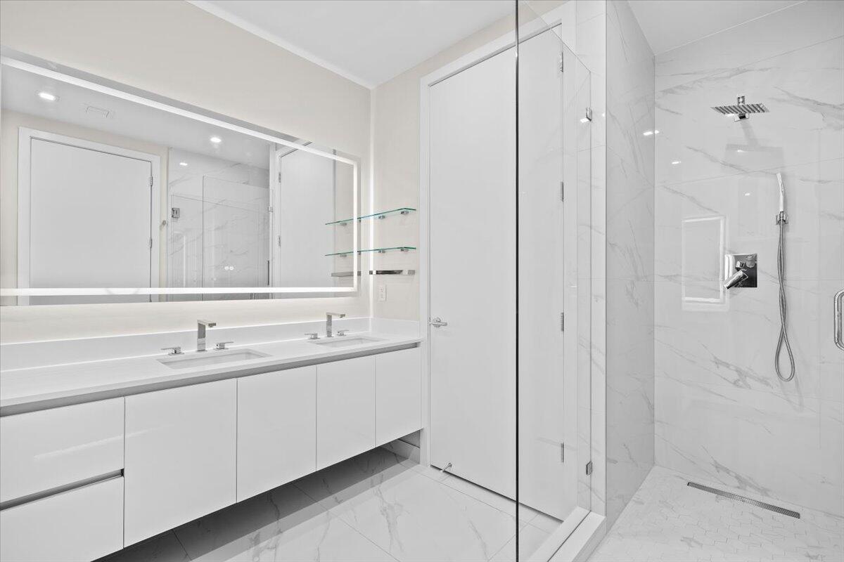 220 Lake Shore #917, Lake Park FL 33403