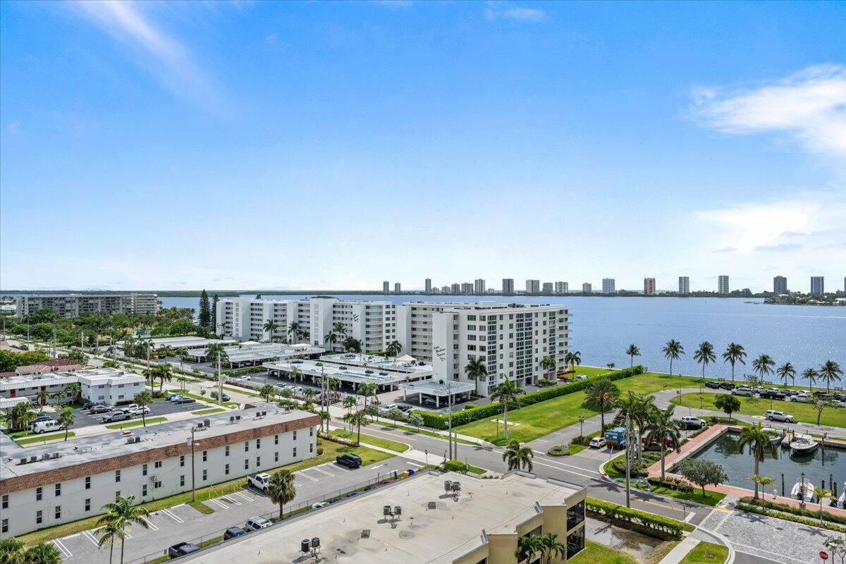 220 Lake Shore #917, Lake Park FL 33403