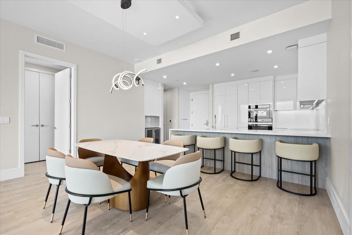 220 Lake Shore #917, Lake Park FL 33403