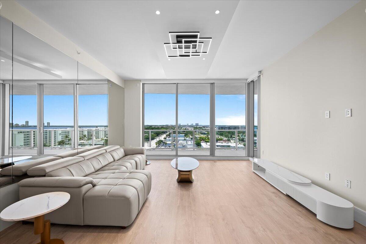 220 Lake Shore #917, Lake Park FL 33403