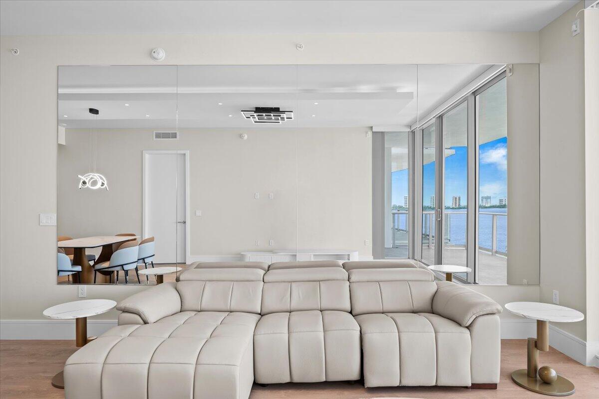 220 Lake Shore #917, Lake Park FL 33403