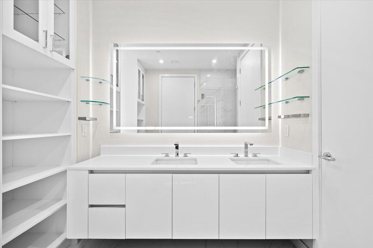 220 Lake Shore #917, Lake Park FL 33403