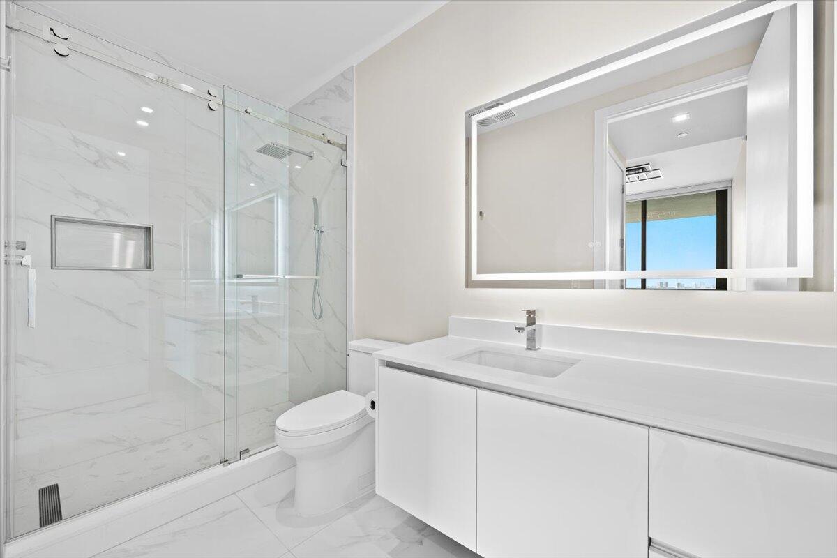 220 Lake Shore #917, Lake Park FL 33403