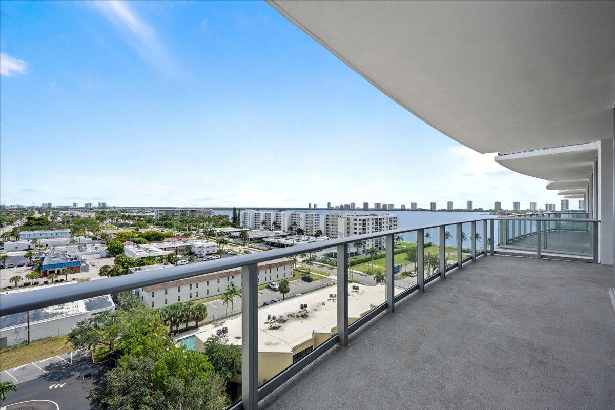 220 Lake Shore #917, Lake Park FL 33403