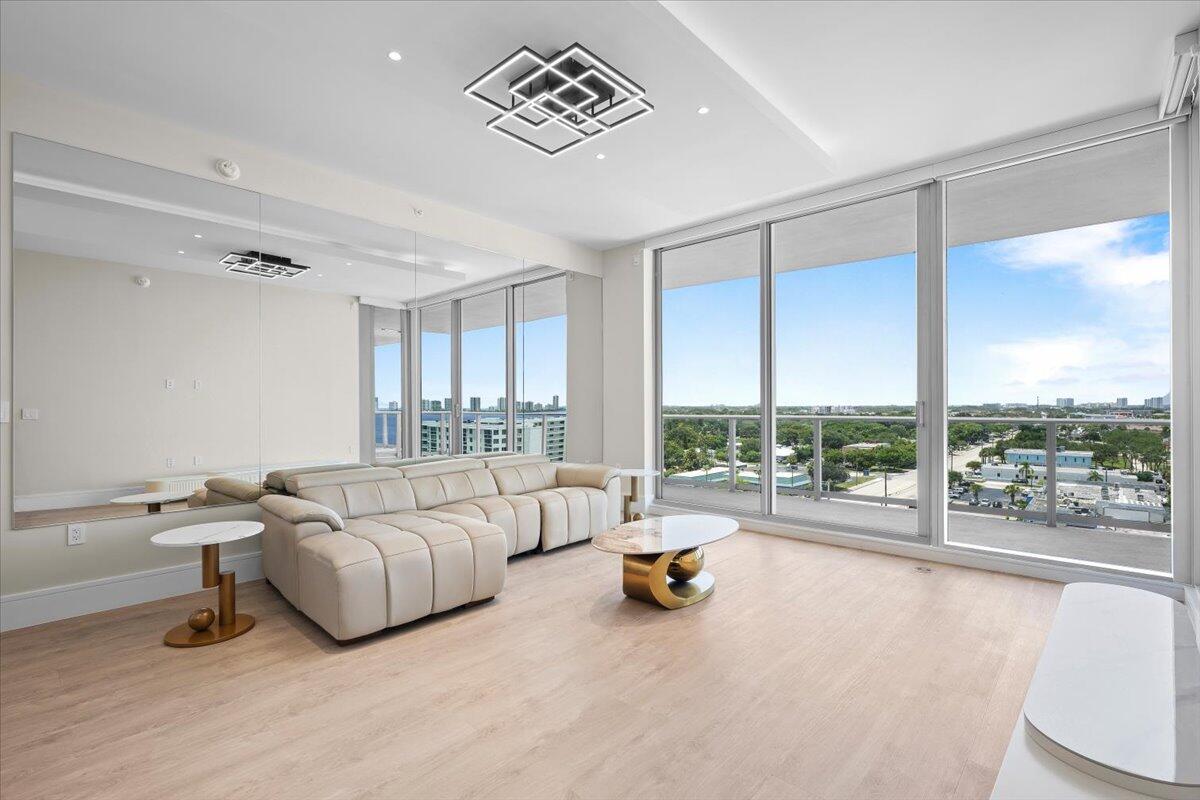 220 Lake Shore #917, Lake Park FL 33403