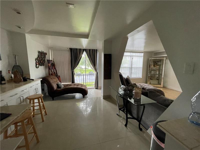 3690 INVERRARY #2Z, Lauderhill FL 33319