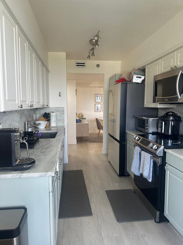 3640 Yacht Club #1403, Aventura FL 33180