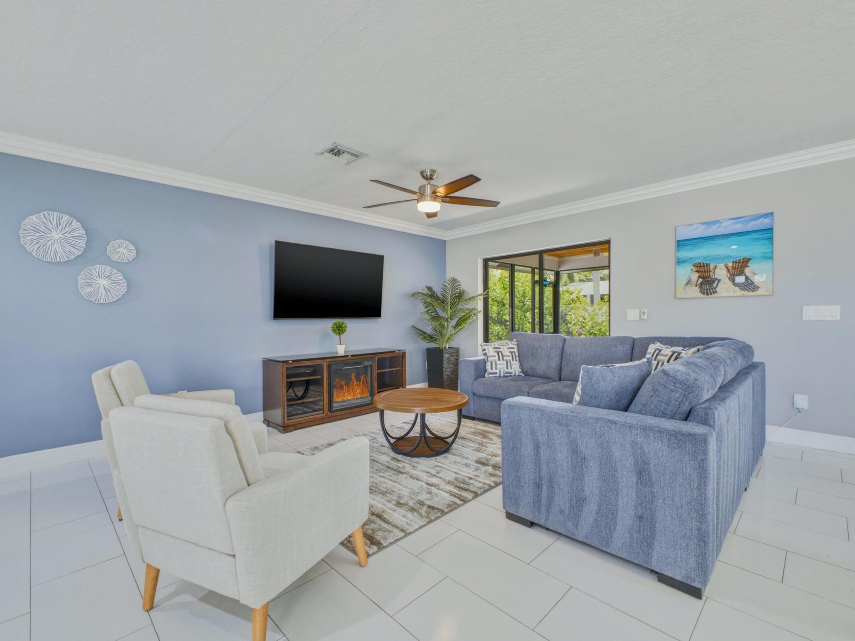 1127 Sea Pines, Lantana FL 33462