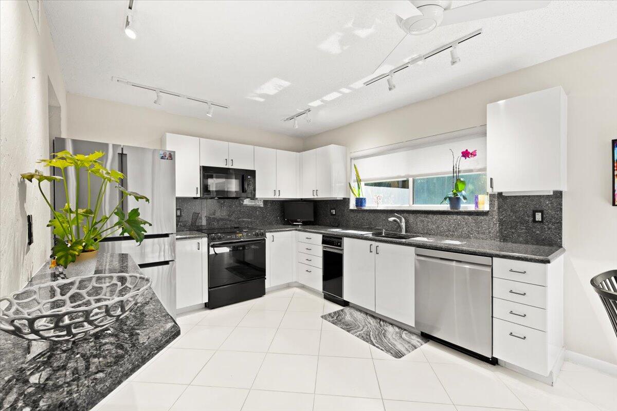 7338 Woodmont, Boca Raton FL 33434