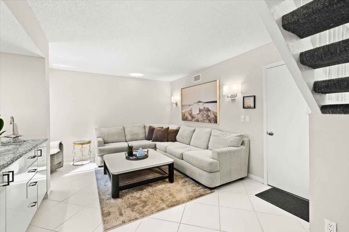 7338 Woodmont, Boca Raton FL 33434