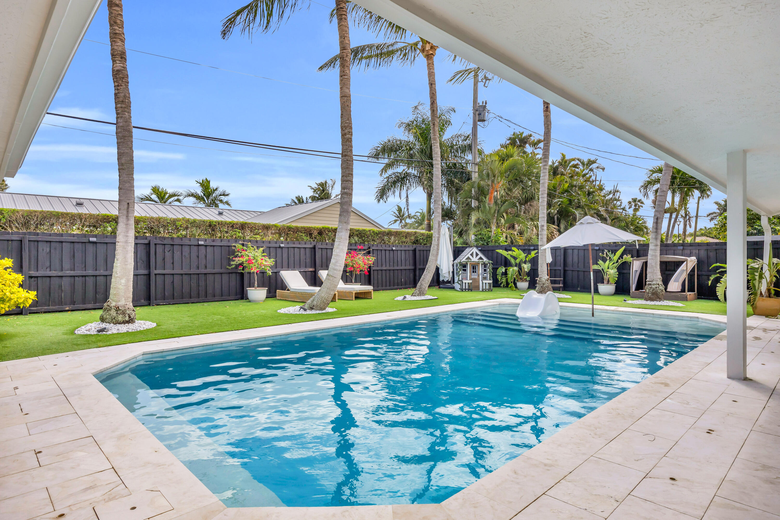 366 ELM, Tequesta FL 33469