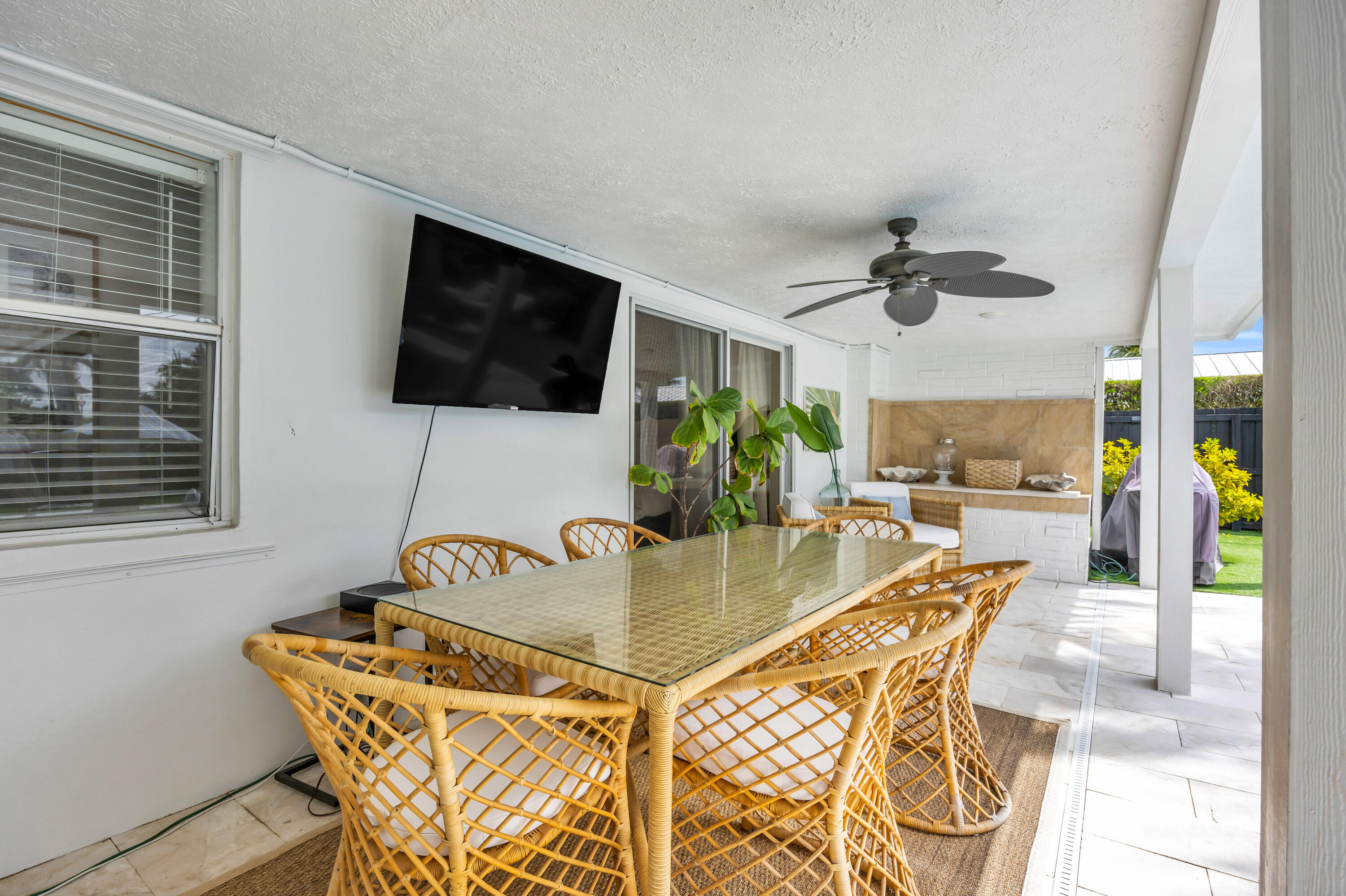 366 ELM, Tequesta FL 33469