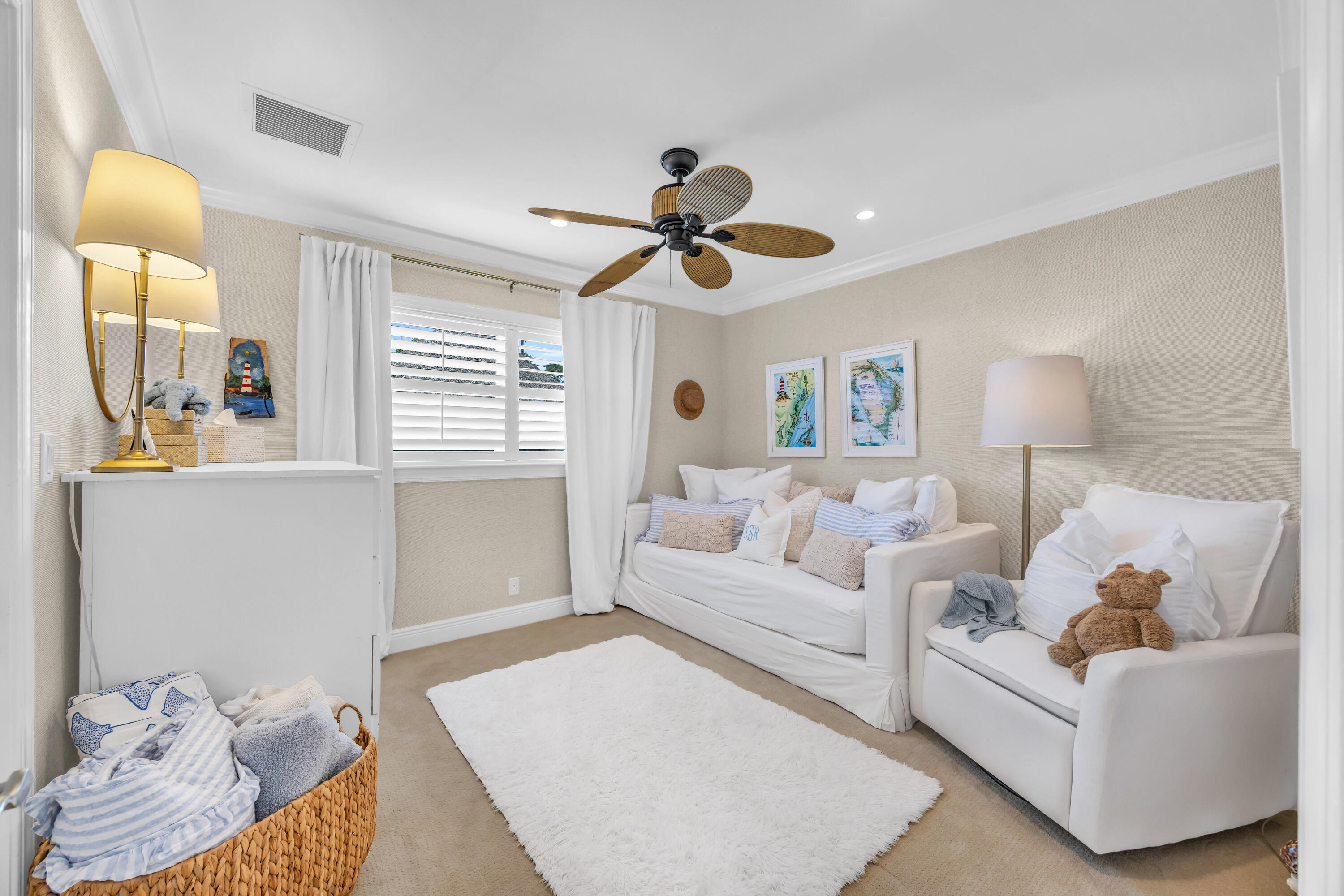 366 ELM, Tequesta FL 33469