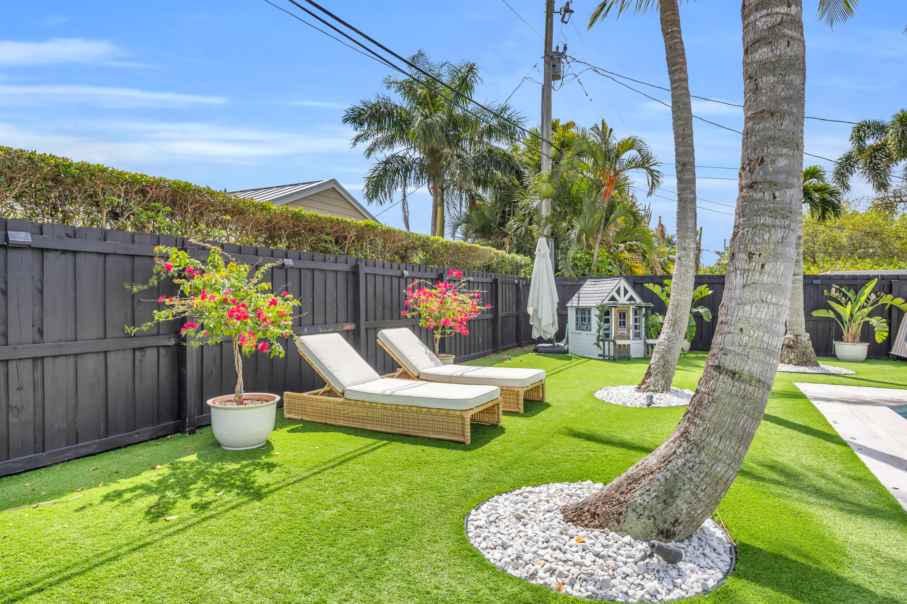 366 ELM, Tequesta FL 33469
