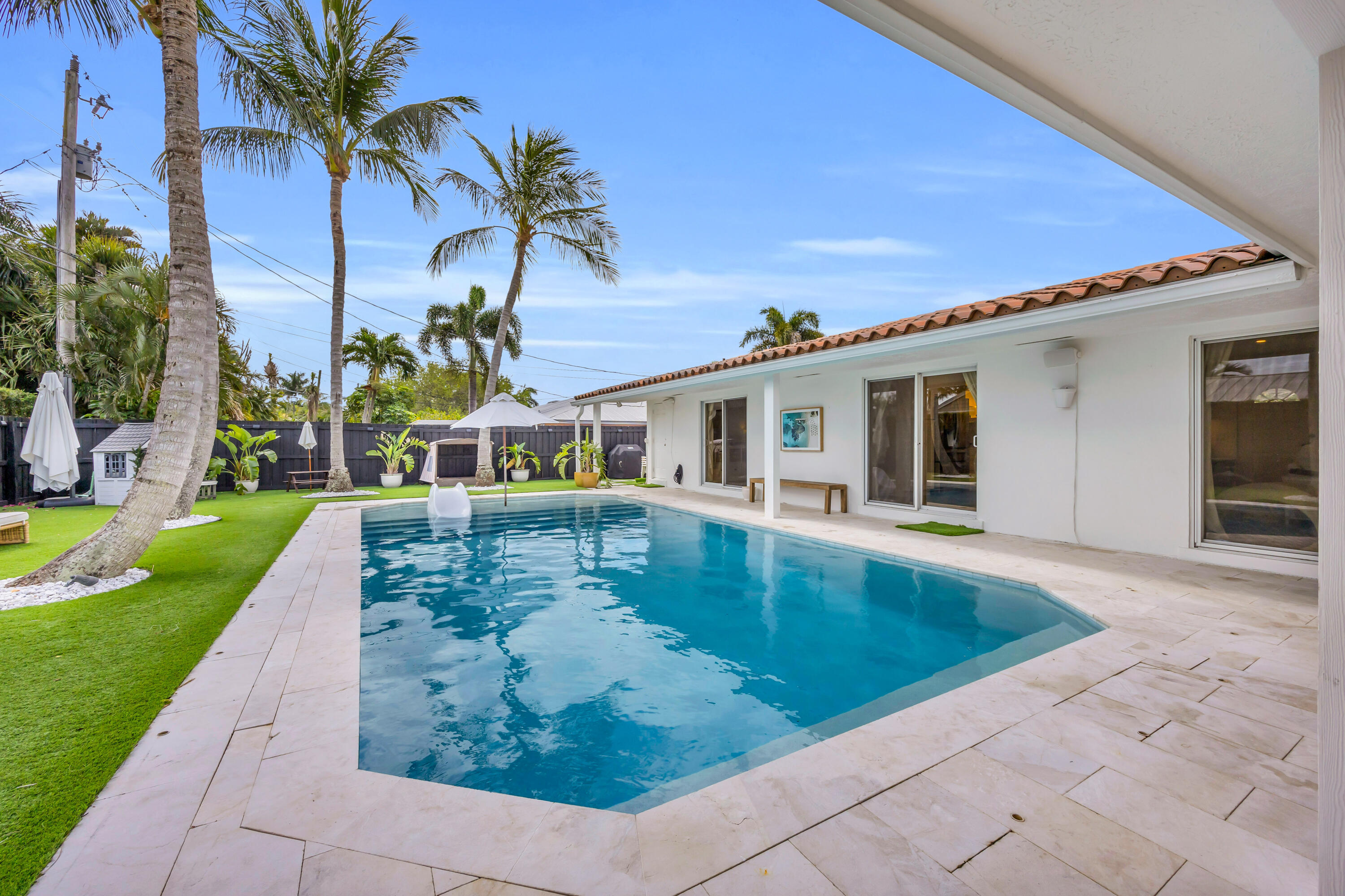 366 ELM, Tequesta FL 33469