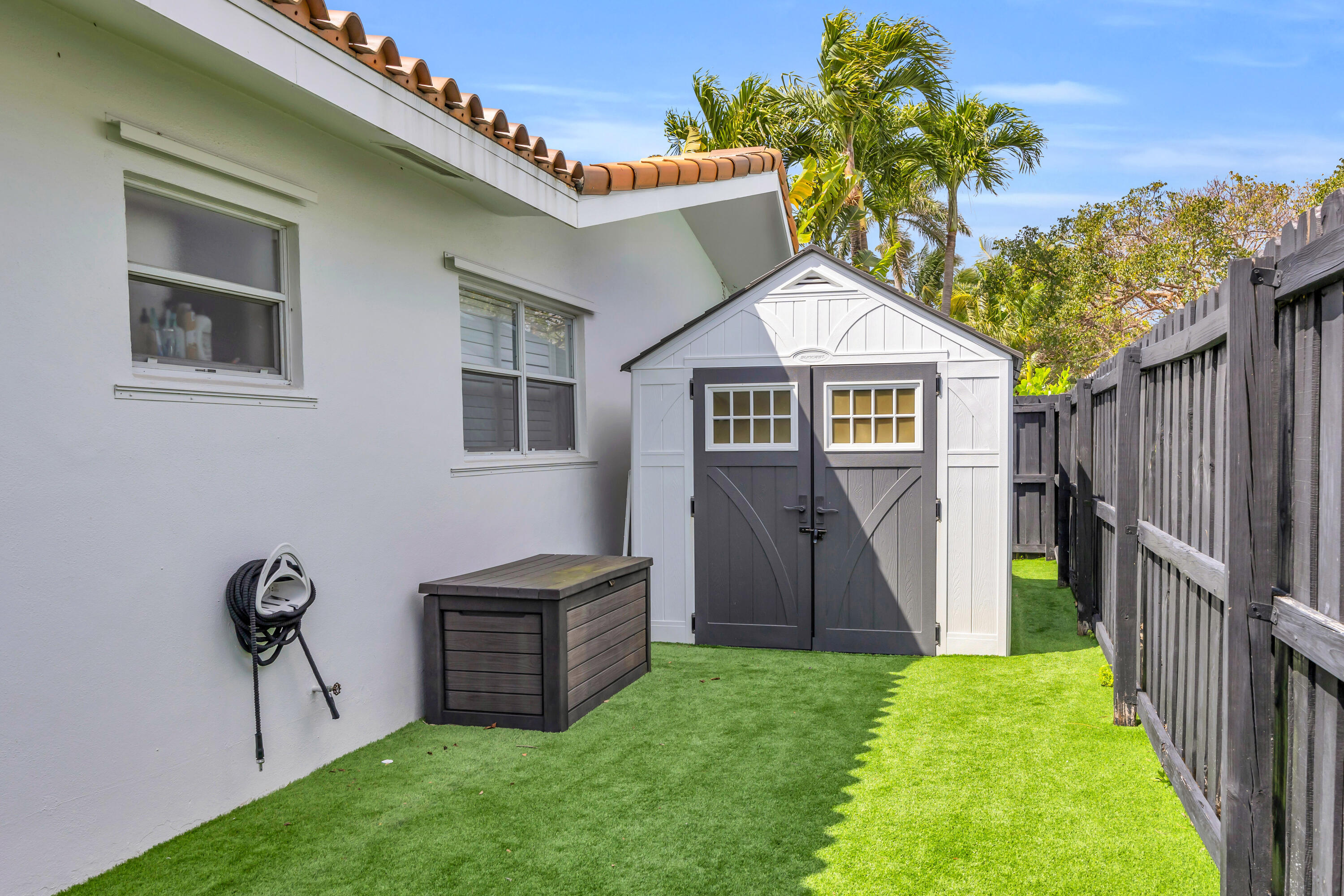 366 ELM, Tequesta FL 33469
