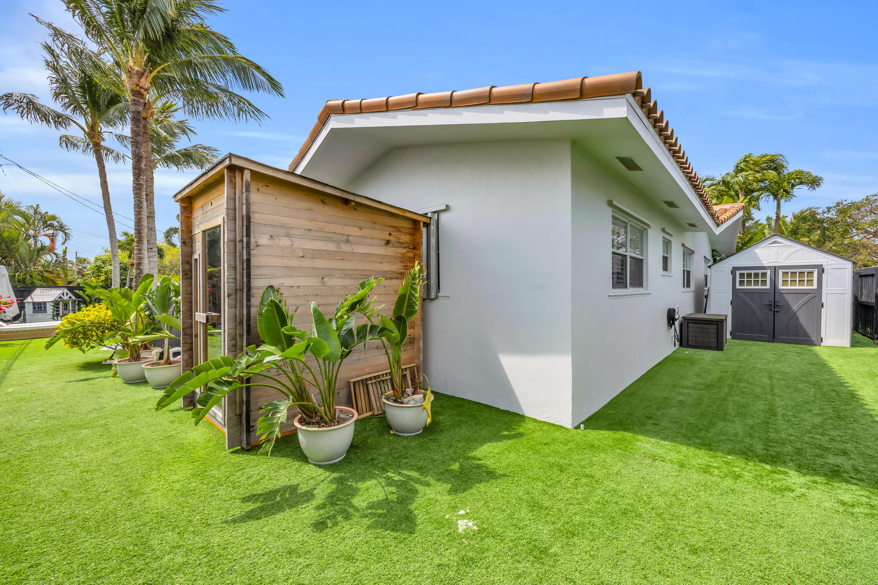 366 ELM, Tequesta FL 33469