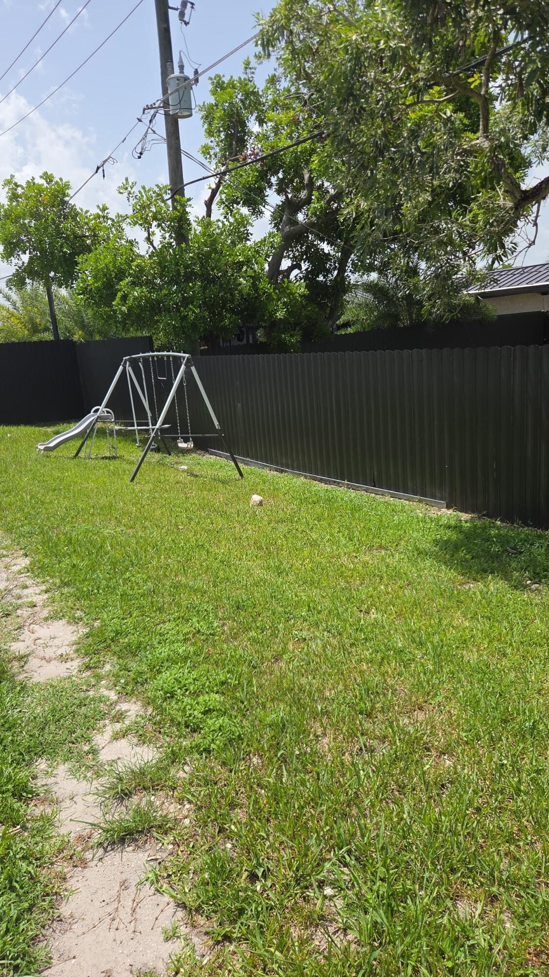 8221 NW 45TH, Lauderhill FL 33351