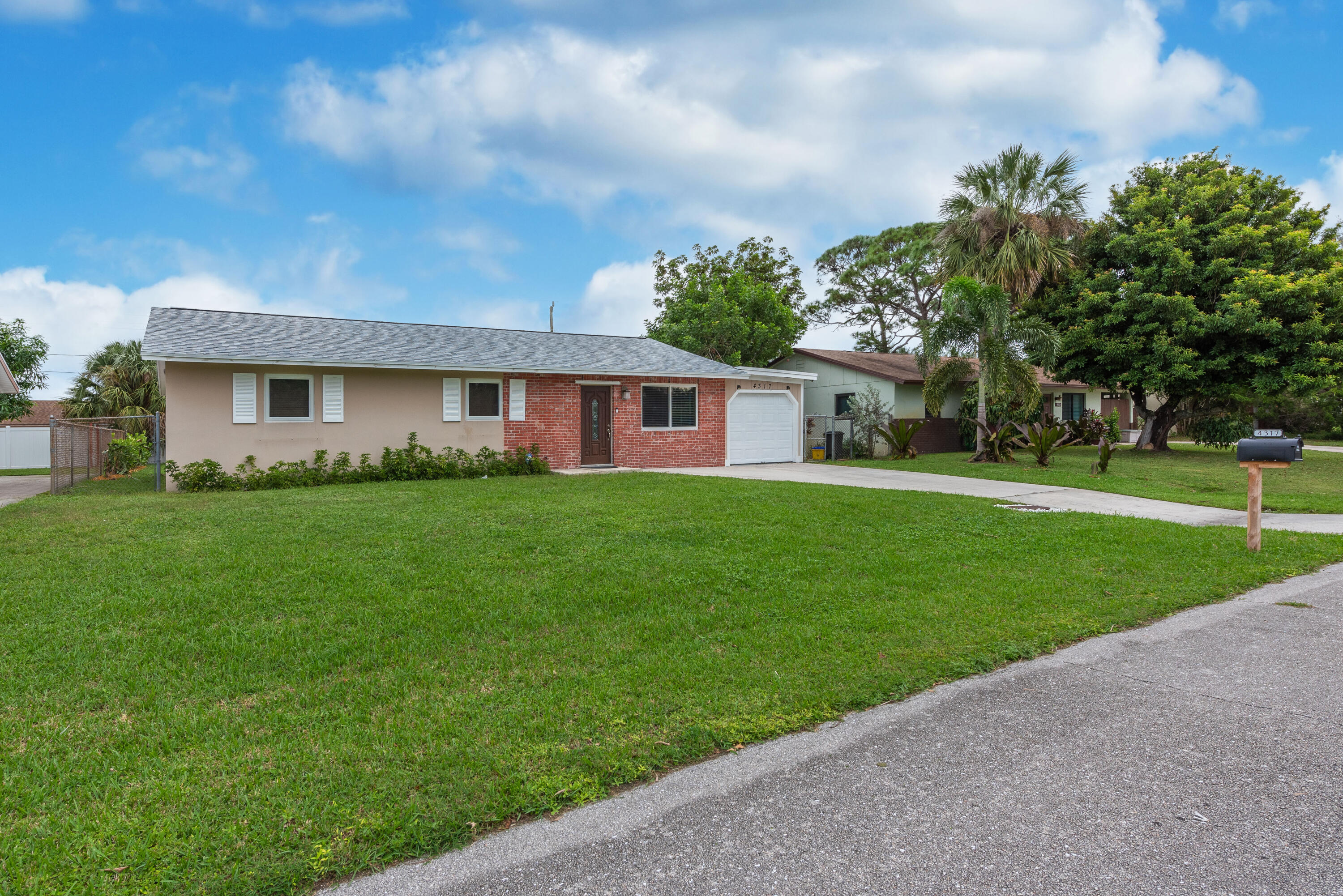 4317 APPLECREST, Palm Beach Gardens FL 33410