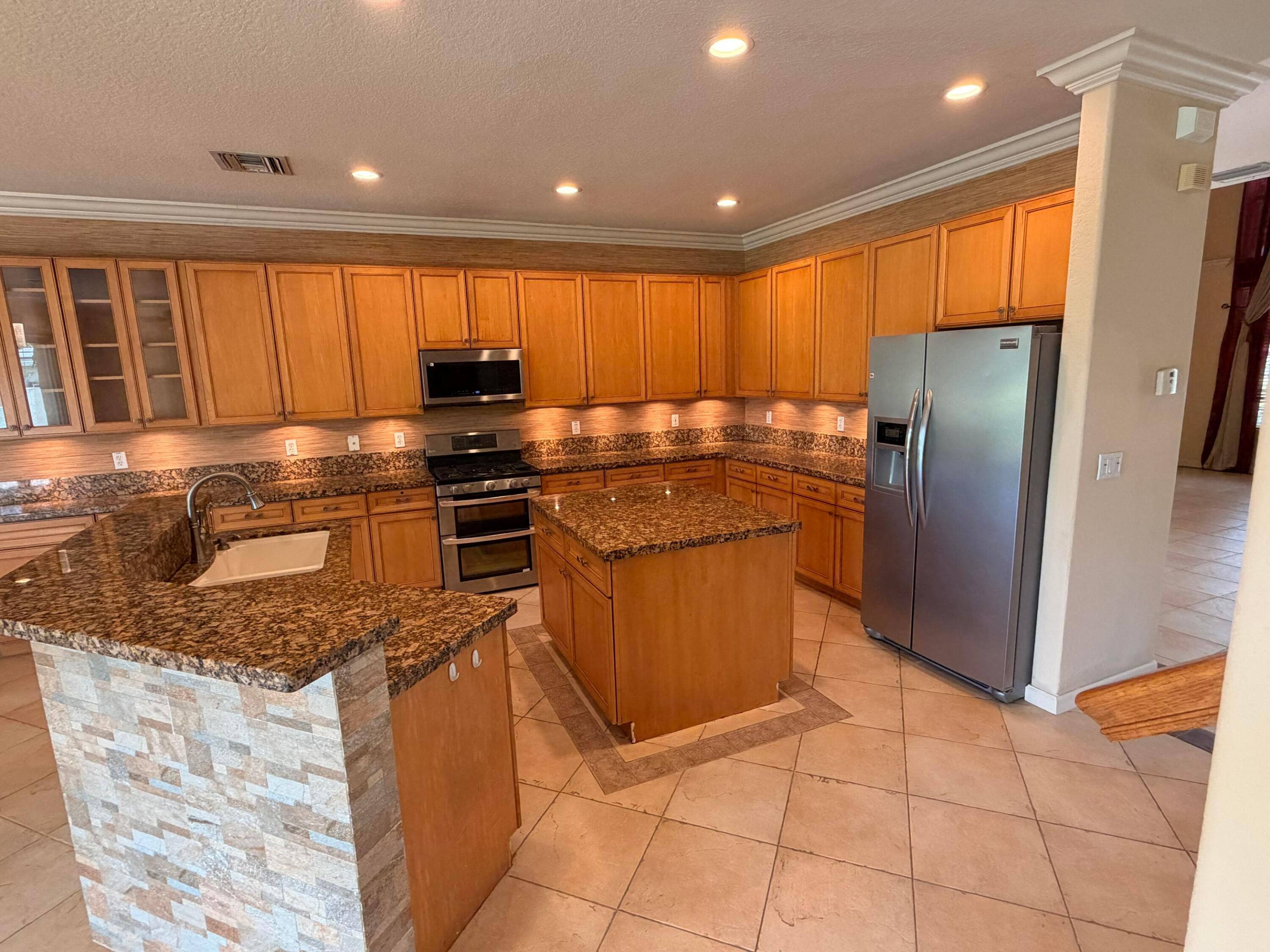 108 Kensington, Royal Palm Beach FL 33411