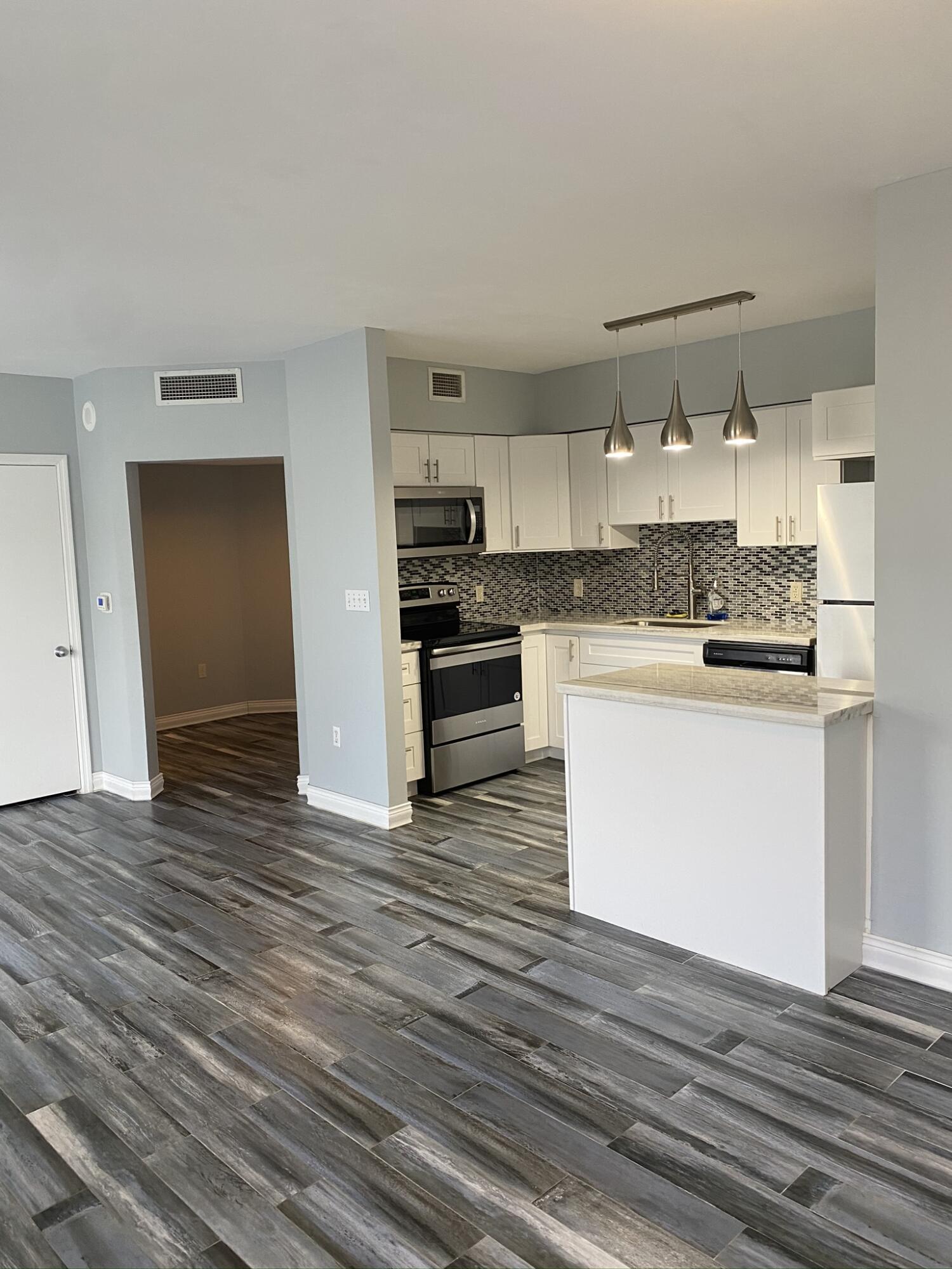 1330 WEST #403, Miami Beach FL 33139