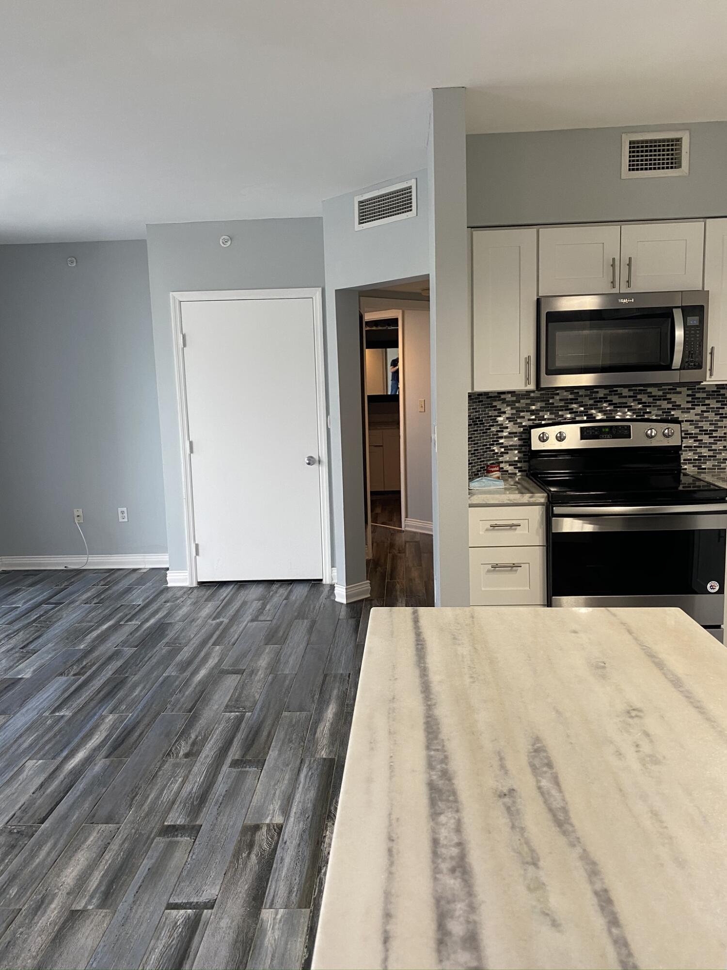 1330 WEST #403, Miami Beach FL 33139