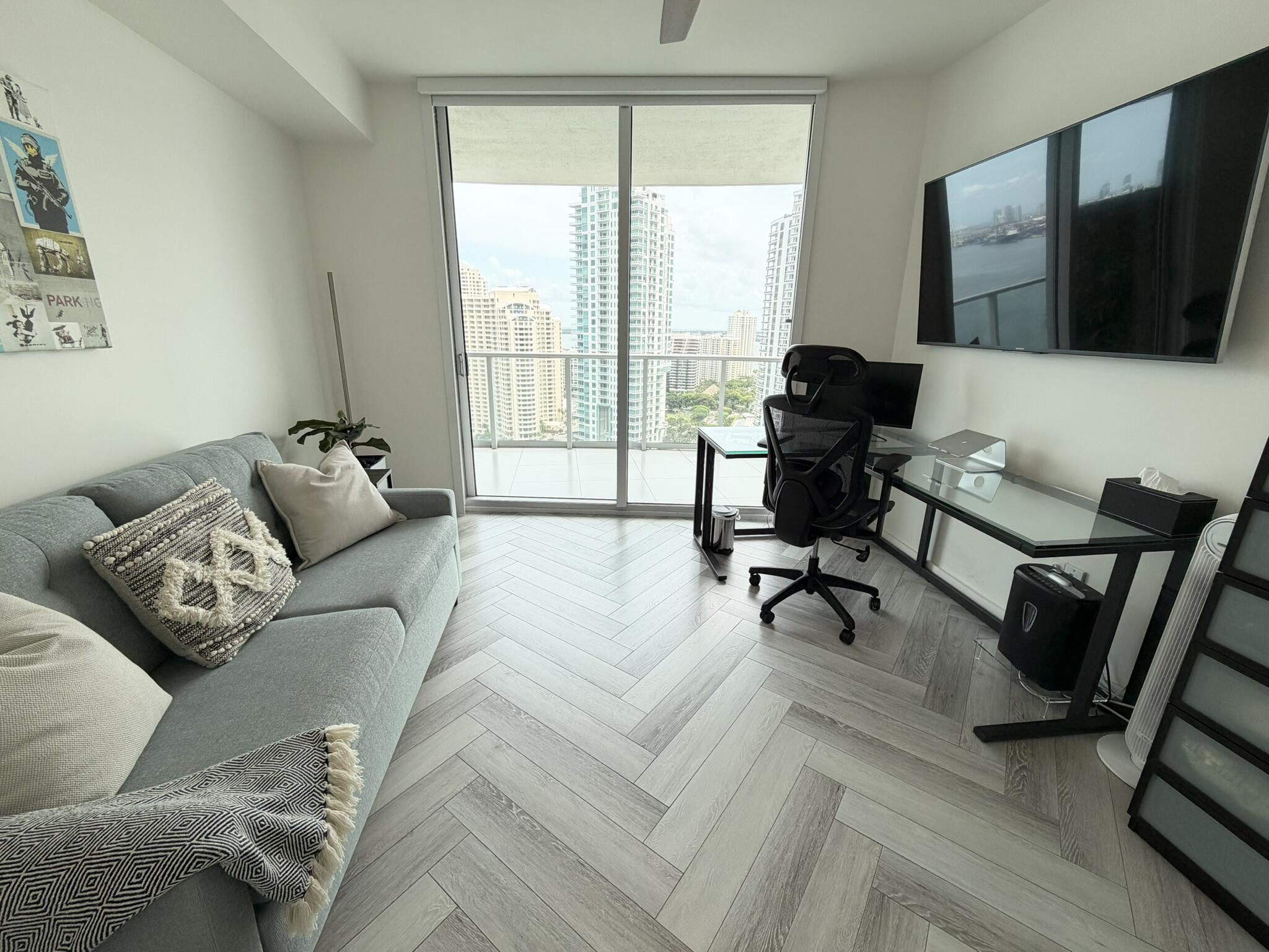 300 S BISCAYNE #T-2208, Miami FL 33131