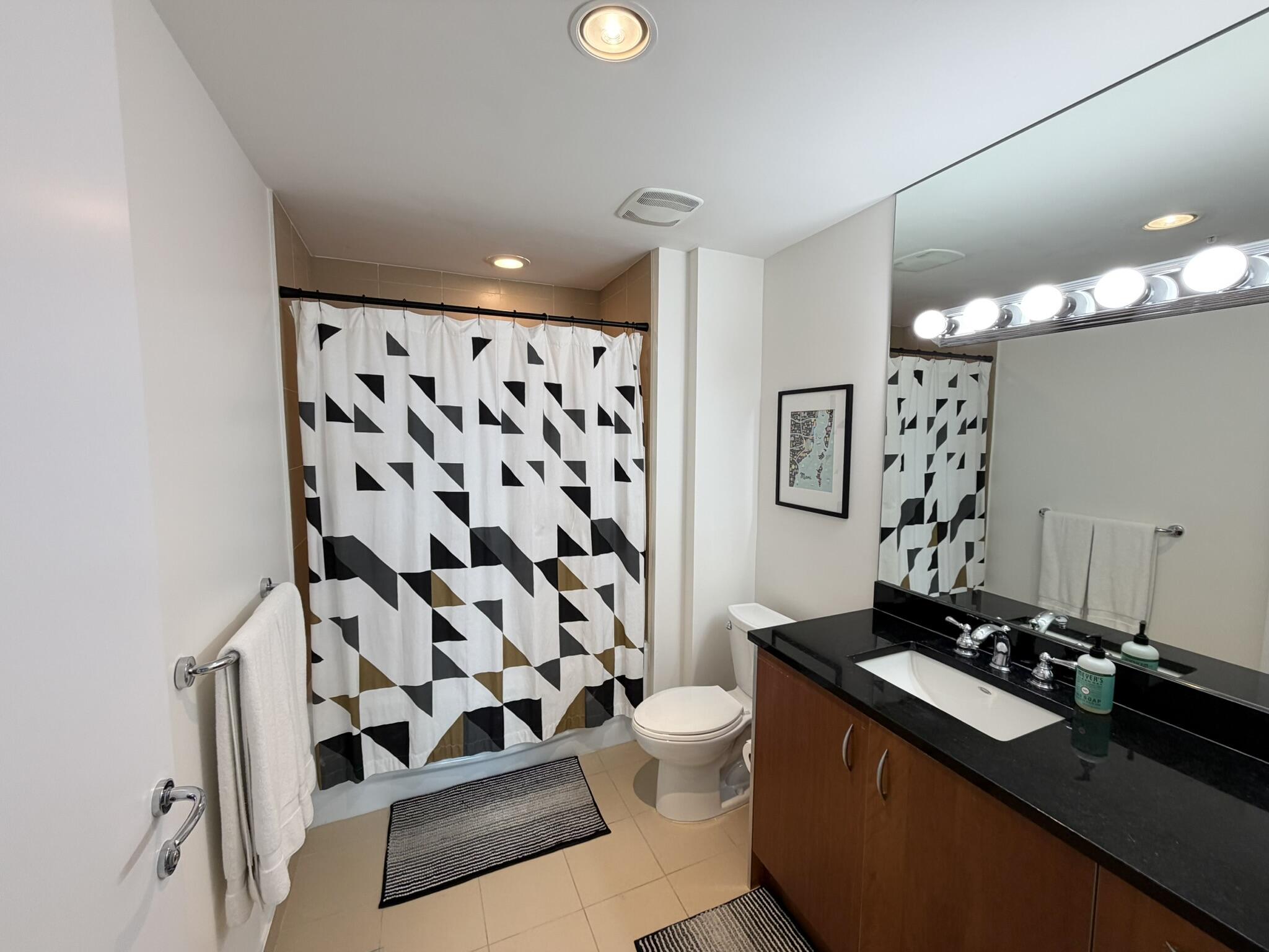 300 S BISCAYNE #T-2208, Miami FL 33131