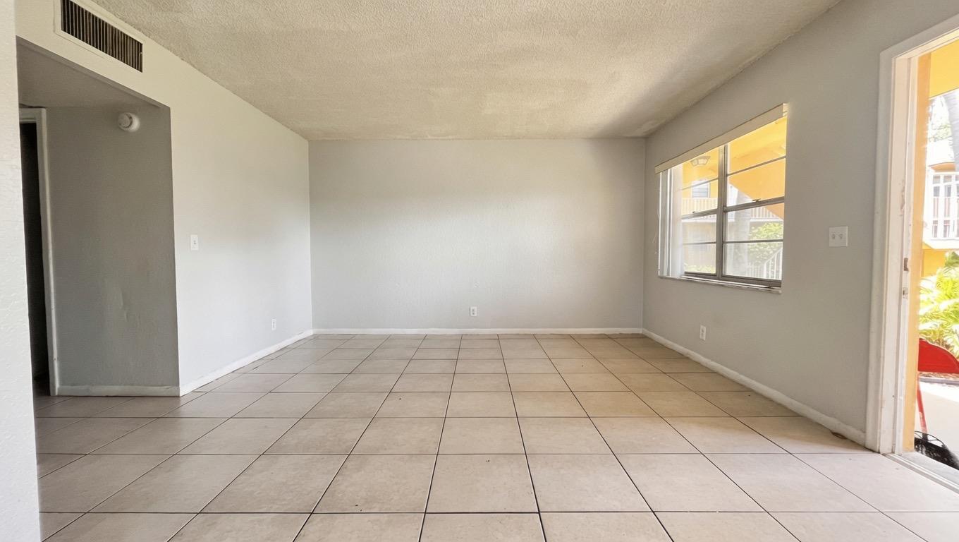 200 Croton #111, Lantana FL 33462