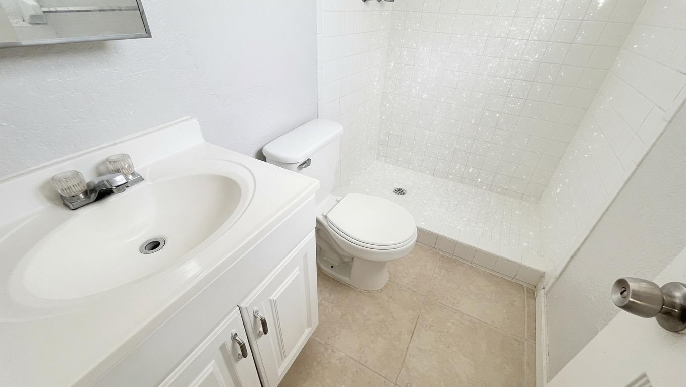 200 Croton #111, Lantana FL 33462