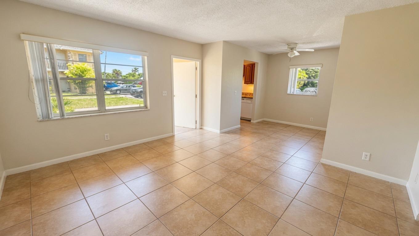 200 Croton #111, Lantana FL 33462