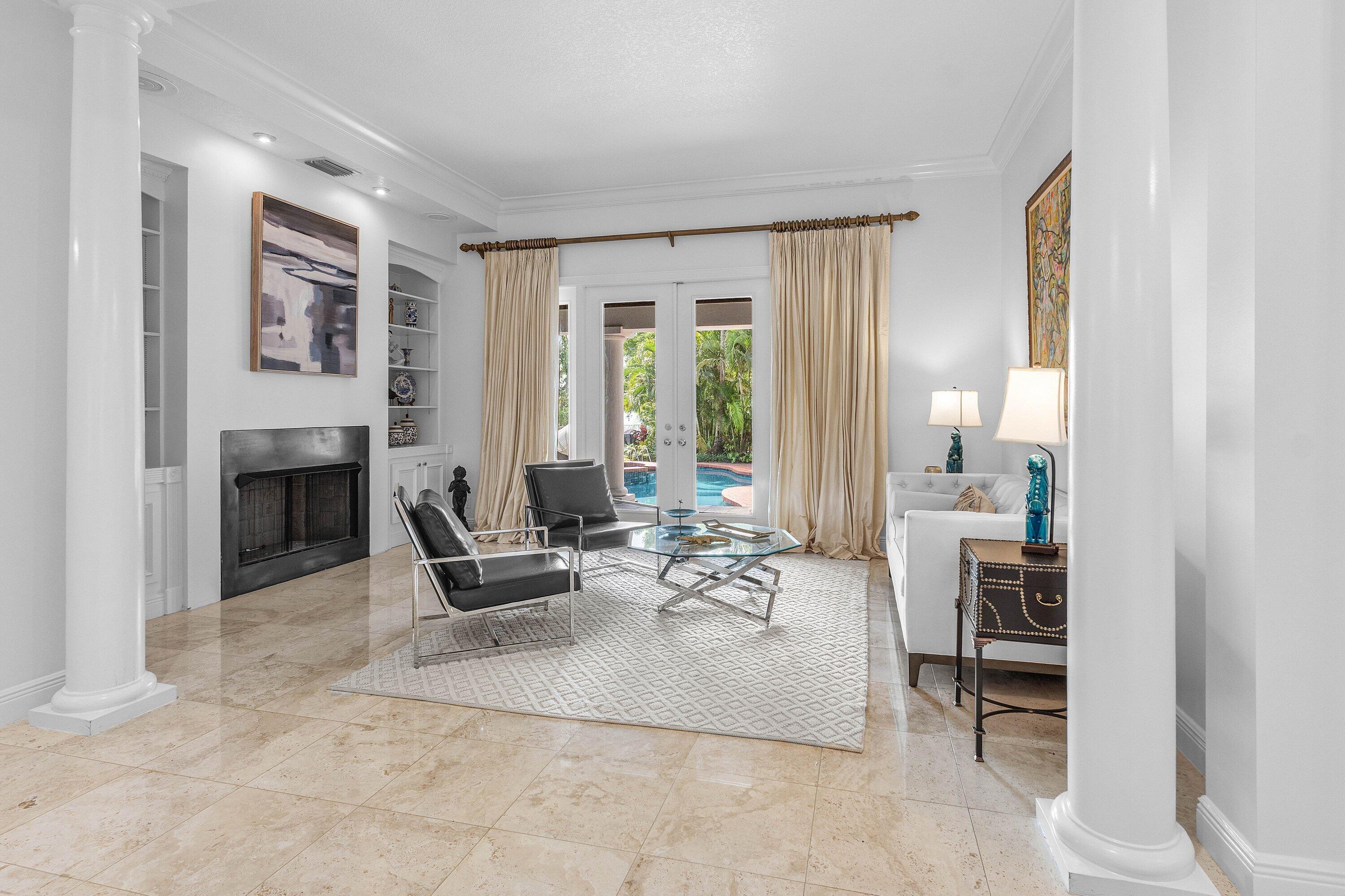 2 FIRESTONE, West Palm Beach FL 33401