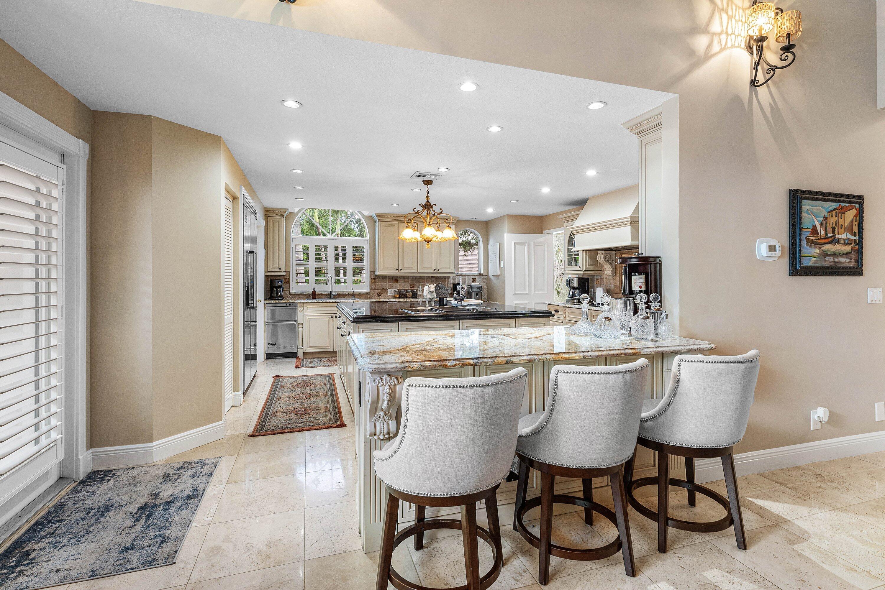 2 FIRESTONE, West Palm Beach FL 33401
