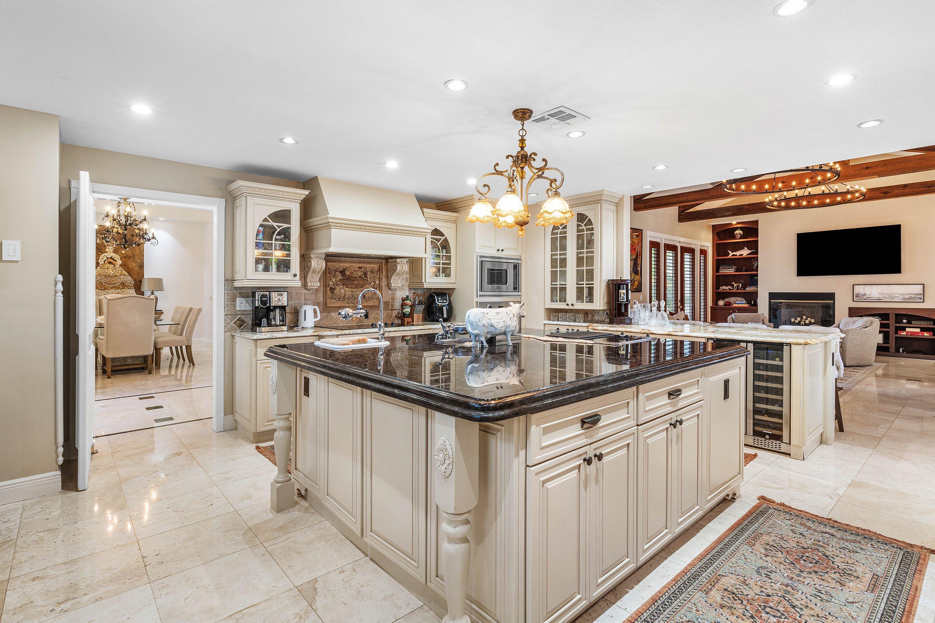 2 FIRESTONE, West Palm Beach FL 33401