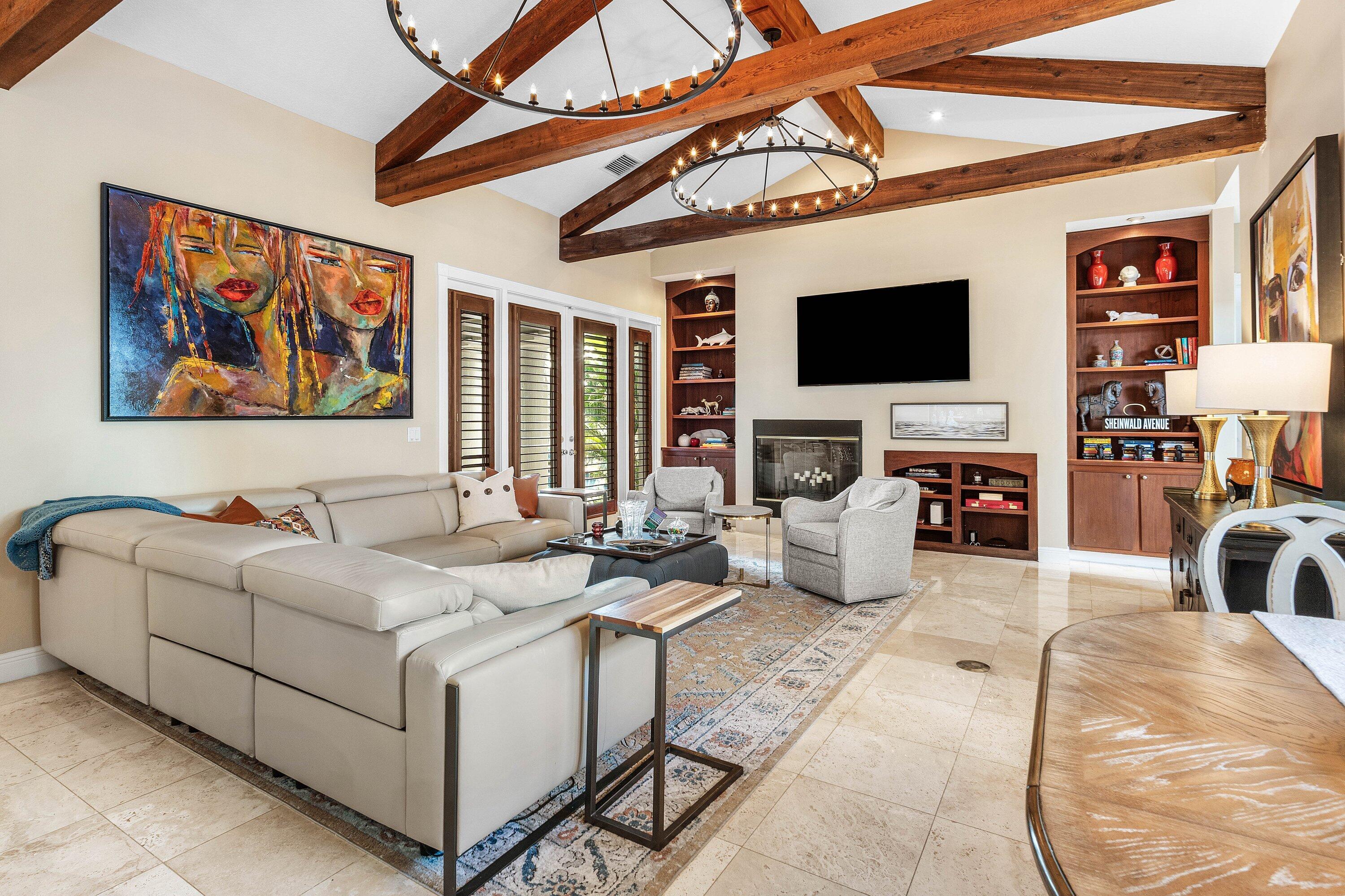 2 FIRESTONE, West Palm Beach FL 33401