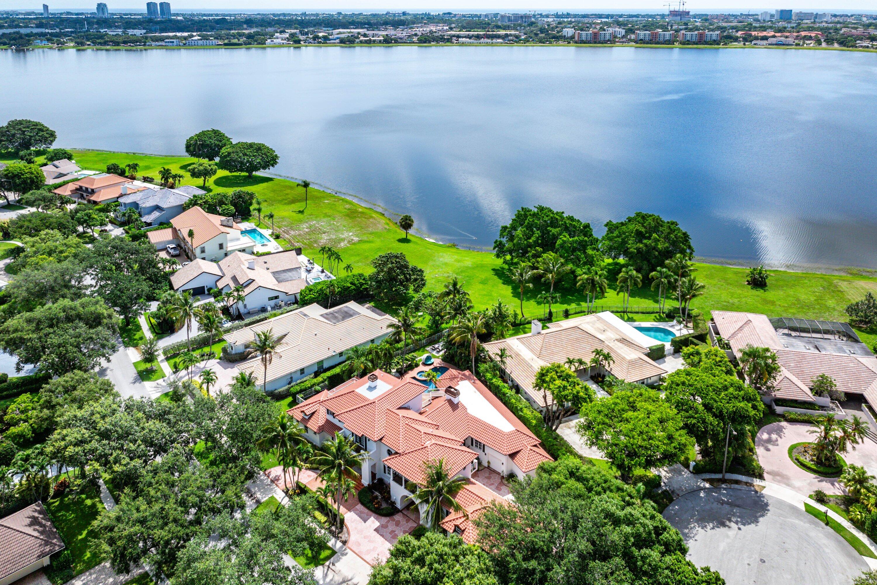 2 FIRESTONE, West Palm Beach FL 33401