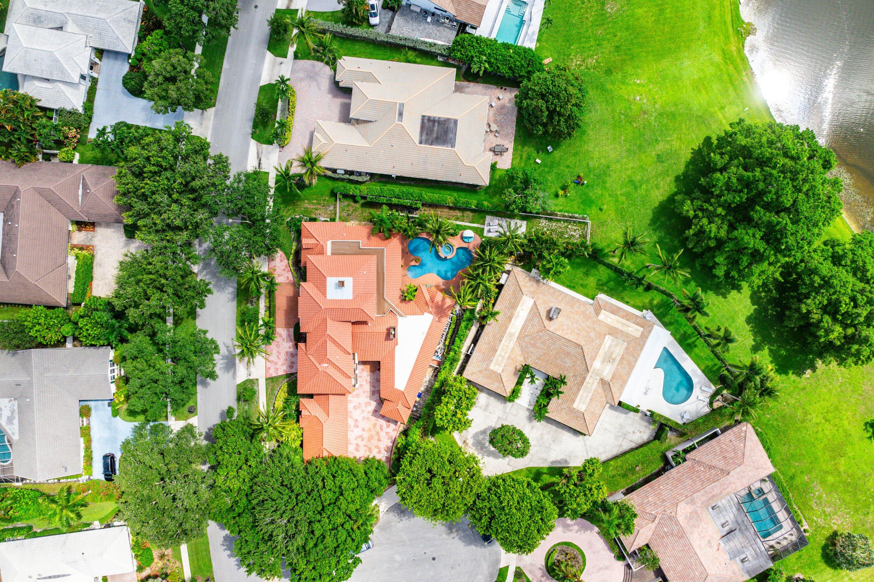 2 FIRESTONE, West Palm Beach FL 33401