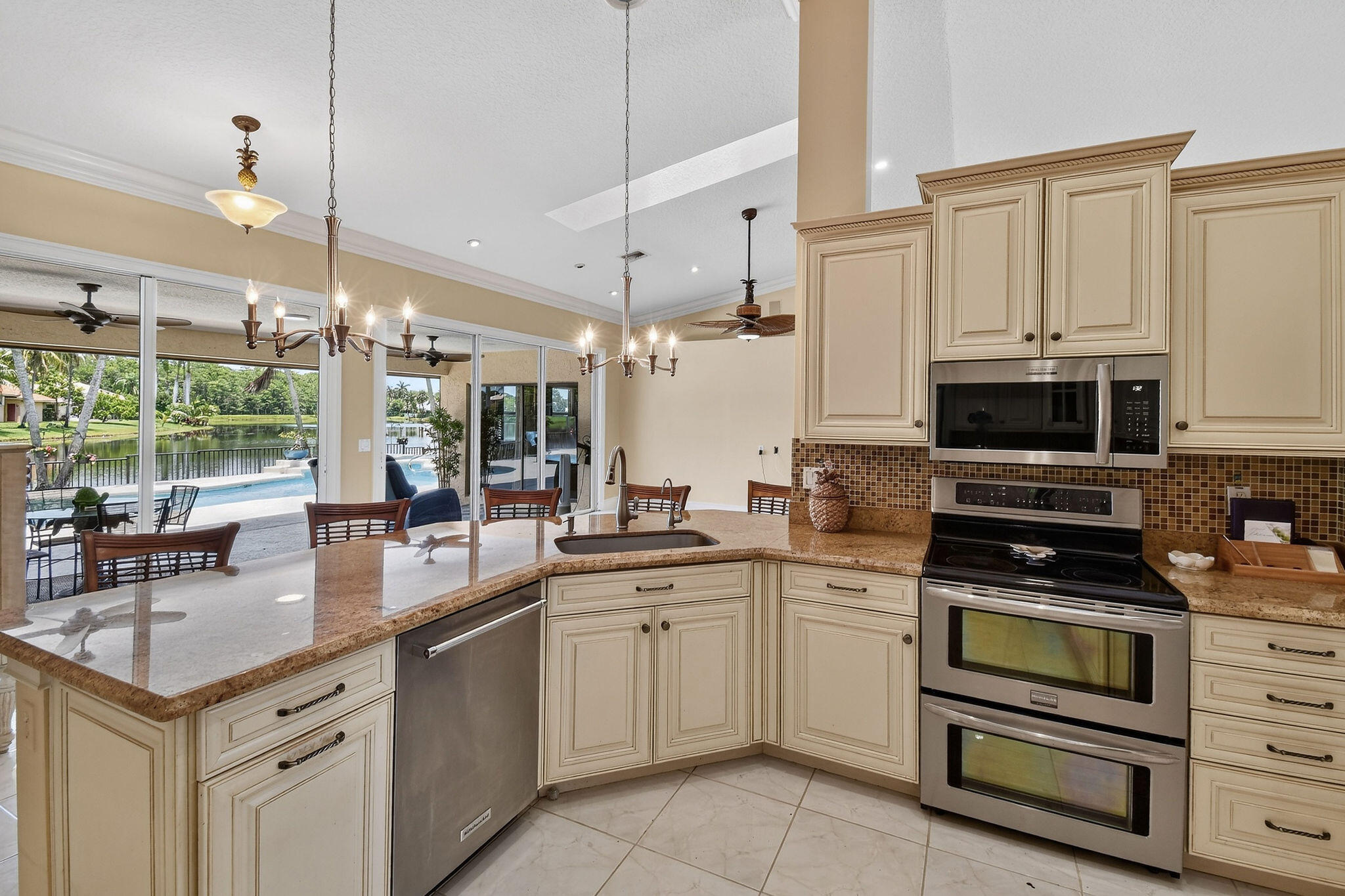 118 Fernwood, Royal Palm Beach FL 33411