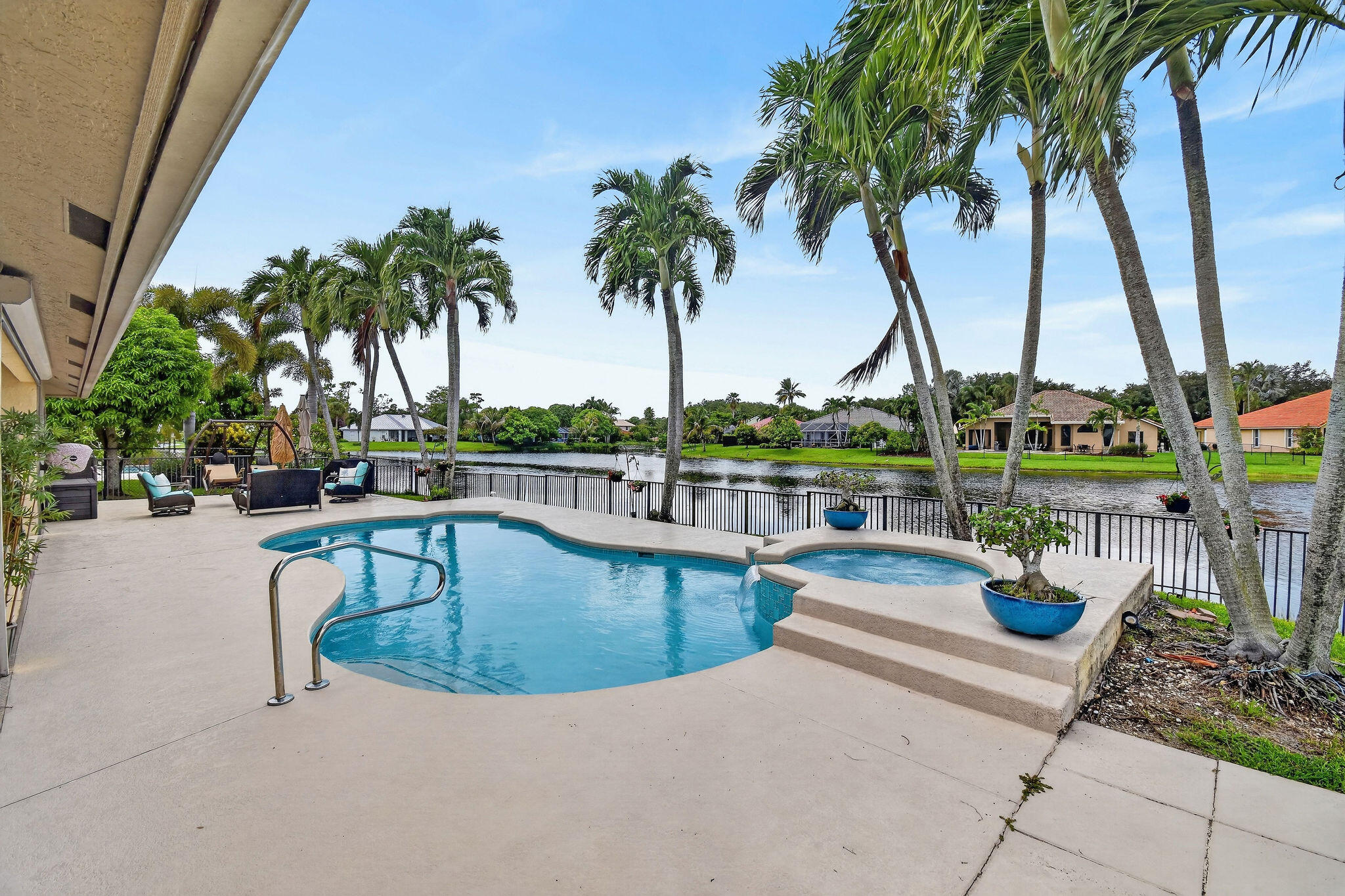 118 Fernwood, Royal Palm Beach FL 33411