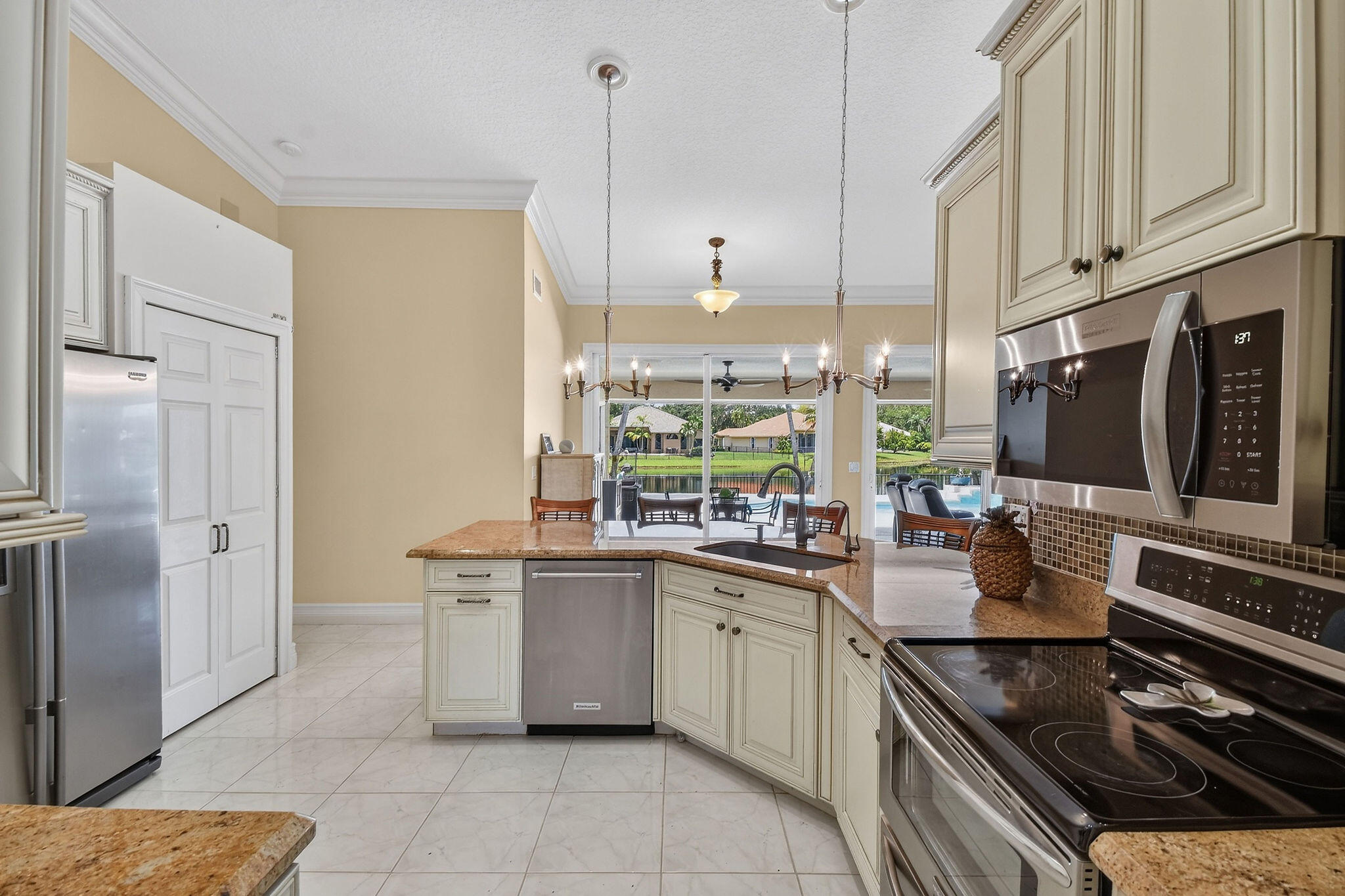 118 Fernwood, Royal Palm Beach FL 33411