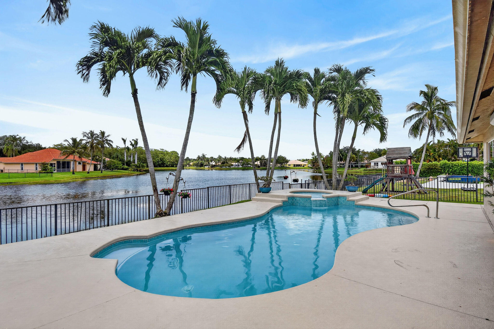118 Fernwood, Royal Palm Beach FL 33411
